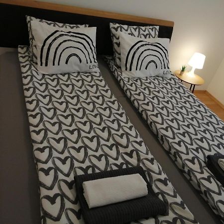 Apartment Tesla Вена Экстерьер фото