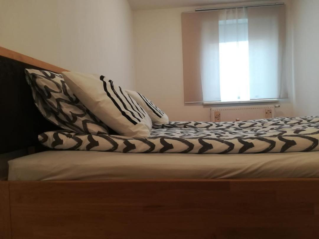 Apartment Tesla Вена Экстерьер фото